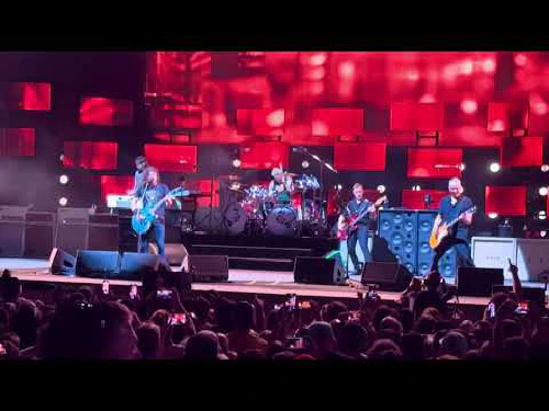 ../assets/images/featured/Foo-Fighters--Walk--Live.jpg