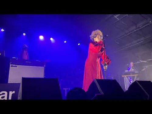 ../assets/images/featured/Macy-Gray--I-Try--Live.jpg