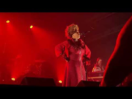 ../assets/images/featured/Macy-Gray--Sunny-Joe-McBride-cover--Live.jpg