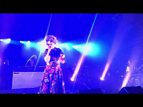 ../assets/images/featured/Macy-Gray--Why-Didnt-you-Call-Me--Live.jpg