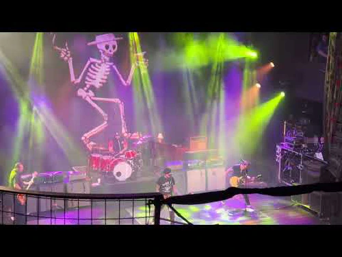 ../assets/images/featured/Social-Distortion--Mommys-Little-Monster--Live.jpg