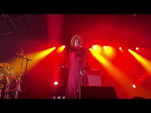 ../assets/images/featured/Macy-Gray--Stuck-in-the-Middle-With-You-Stealers-Wheel-cover--Live.jpg