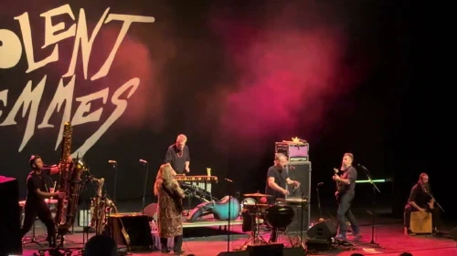 /../assets/images/featured/-CNvp2p3Ynk_Violent-Femmes-Gone-Daddy-Gone-Live.jpg