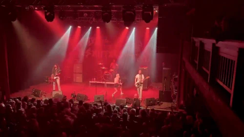 /../assets/images/featured/0VWz3U3078w_Amyl-and-the-Sniffers-Don’t-Need-a-C**t-Like-You-to-Love-Me-Live.jpg