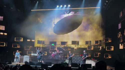 /../assets/images/featured/1nKgHVsuO1w_Foo-Fighters-This-is-a-Call-Live.jpg