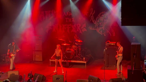 /../assets/images/featured/1q9yJVTWJj8_Amyl-and-the-Sniffers-Starfire-500v-Live.jpg