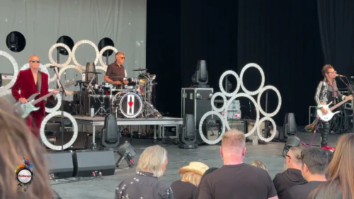 /../assets/images/featured/3EyeKoWJWZc_Love-and-Rockets-I-Feel-Speed-Live.jpg