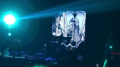 /../assets/images/featured/5zCML4VF7g8_Smashing-Pumpkins-Porcelina-of-the-Vast-Oceans-Live-partial.jpg