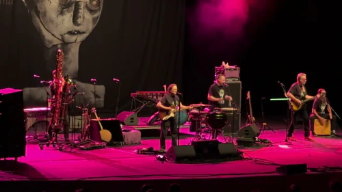 /../assets/images/featured/64Wp2Vaf2CE_Violent-Femmes-Hallowed-Ground-Live.jpg