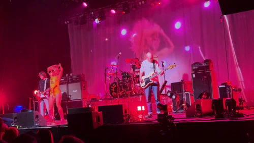 /../assets/images/featured/6beYAVY1rOM_Amyl-and-the-Sniffers-Security-Live.jpg