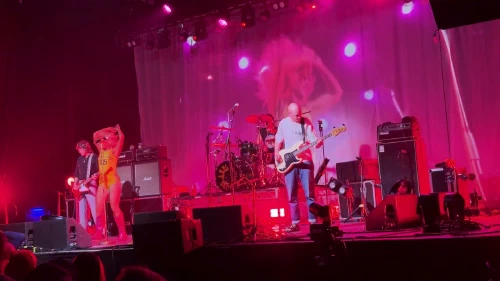 /../assets/images/featured/6beYAVY1rOM_Amyl-and-the-Sniffers-Security-Live.jpg