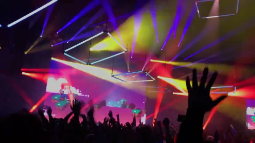 /../assets/images/featured/8HxDltDAW0c_Team-Ezy-and-Martin-Garrix-AWS-Reinvent-party-Live.jpg