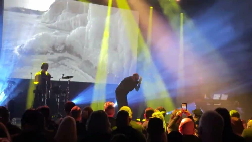 /../assets/images/featured/AGNLSTwlShI_Front-242-No-Shuffle-Live.jpg