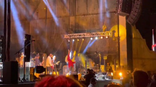 /../assets/images/featured/CDnyA0EiiSE_Alanis-Morissette-You-Learn-Live-partial.jpg