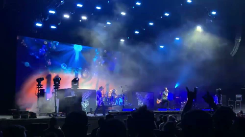 /../assets/images/featured/DemjPcU8HP0_Stone-Temple-Pilots-Big-Empty-Live-partial.jpg