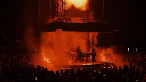 /../assets/images/featured/DprHb5A7O5o_Nine-Inch-Nails-Vessel-Live.jpg