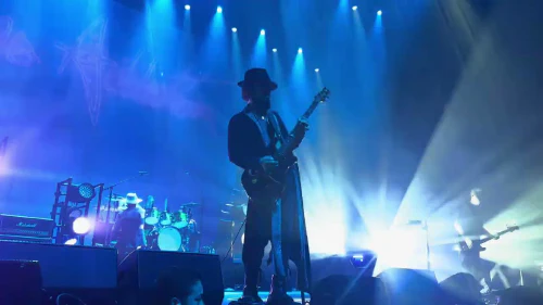 /../assets/images/featured/EP23W9wjC4Q_Janes-Addiction-Three-Days-Live.jpg