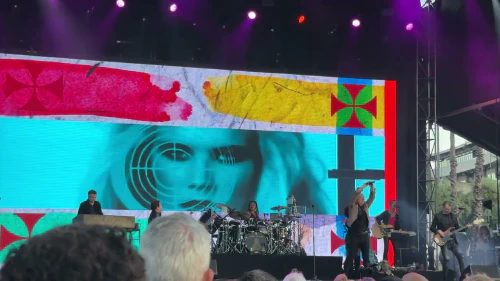 /../assets/images/featured/EQc4ZRkWq5w_Simple-Minds-Promised-you-a-Miracle-Live.jpg