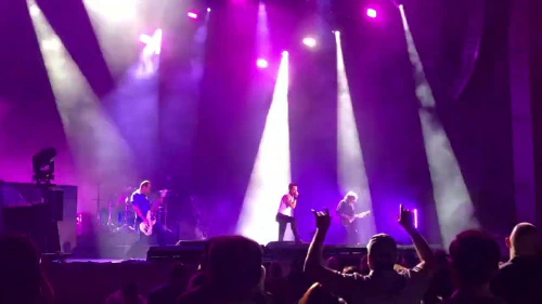 /../assets/images/featured/Fvpfvo-a37k_Stone-Temple-Pilots-Sex-Type-Thing-Live.jpg
