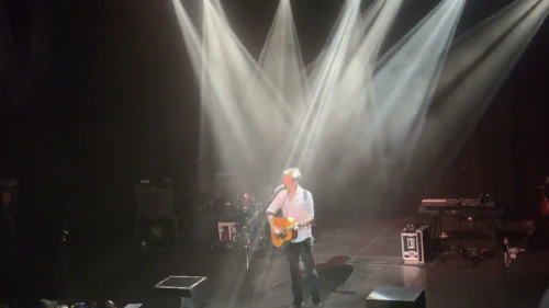 /../assets/images/featured/G8hmxGMwLhA_Frank-Turner-Be-More-Kind-Live.jpg