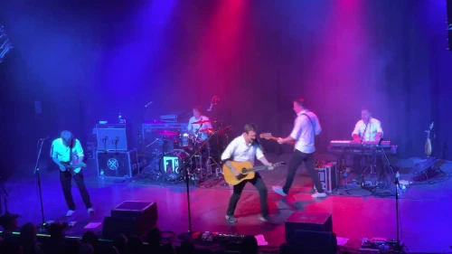/../assets/images/featured/GTq-T7FP5ns_Frank-Turner-Photosynthesis-Live.jpg