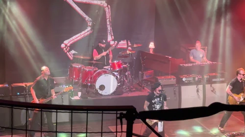 /../assets/images/featured/ItHAe0YRHnQ_Social-Distortion-When-the-Angles-Sing-Live.jpg