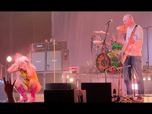 /../assets/images/featured/JXDzvsObdOY_Amyl-and-the-Sniffers-Got-You-Live.jpg