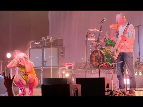 /../assets/images/featured/JXDzvsObdOY_Amyl-and-the-Sniffers-Got-You-Live.jpg