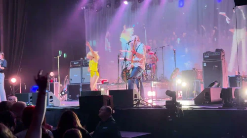 /../assets/images/featured/KrVhKWYkf3E_Amyl-and-the-Sniffers-Balaclava-Lover-Boogie-Live.jpg