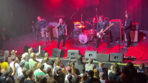 /../assets/images/featured/MTHui3gDebM_The-Bronx-Knifeman-Live.jpg