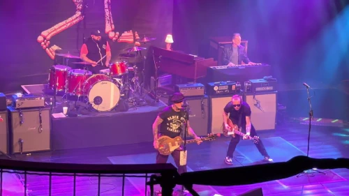 /../assets/images/featured/MU711BHjuTk_Social-Distortion-Bye-Bye-Baby-Live.jpg