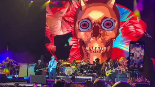 /../assets/images/featured/MvDi5PoEi1Q_Danny-Elfman-Dead-Mans-Party-Live.jpg