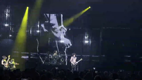 /../assets/images/featured/PlqIahnu4j0_Lenny-Kravitz-Bring-It-On-Live.jpg