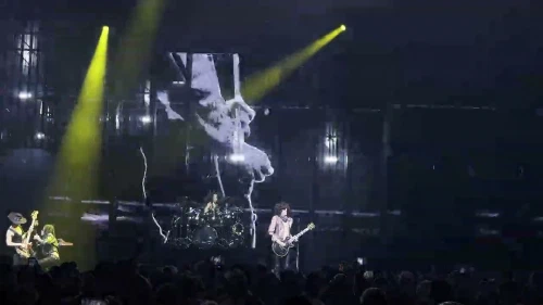 /../assets/images/featured/PlqIahnu4j0_Lenny-Kravitz-Bring-It-On-Live.jpg
