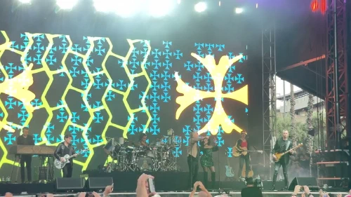 /../assets/images/featured/T8T5qR0qjrQ_Simple-Minds-Dont-You-Forget-About-Me-Live.jpg