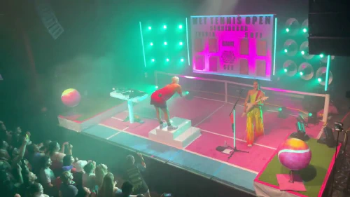 /../assets/images/featured/Uh93MzYab2Y_Sofi-Tukker-Batshit-Crazy-Live.jpg