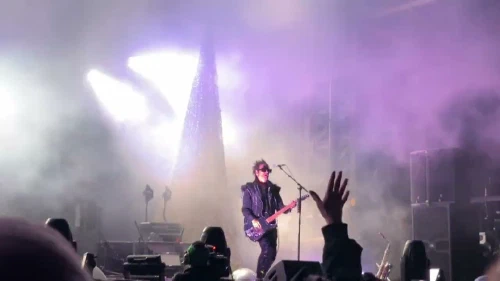 /../assets/images/featured/UjpaLHDjln0_Tones-on-Tail-Heartbreak-Hotel-Elvis-Presley-Live.jpg