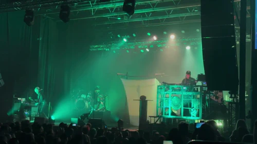 /../assets/images/featured/VlFDcW1RlwQ_Skinny-Puppy-brap-Live.jpg
