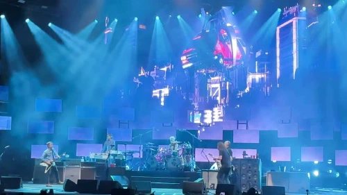 /../assets/images/featured/WpOgx9OCurg_Foo-Fighters-Breakout-Live.jpg