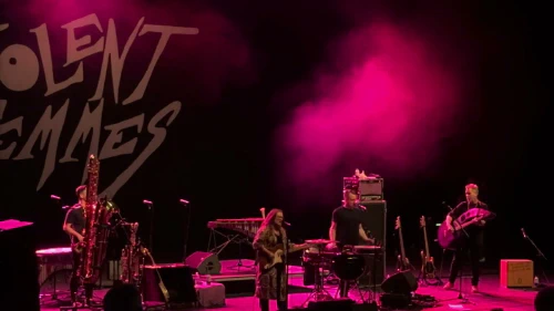 /../assets/images/featured/XaEFNpYxd-8_Violent-Femmes-Confessions-Live.jpg