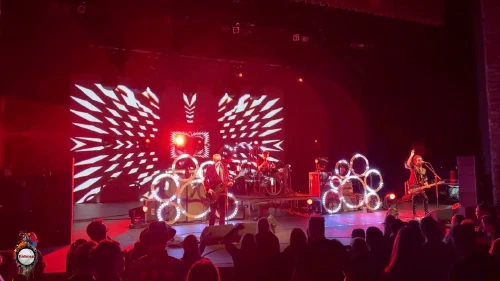 /../assets/images/featured/a1zkZwN2Ong_Love-and-Rockets-Ball-of-Confusion-Live.jpg