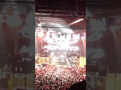 /../assets/images/featured/aSSJna1aVAU_Dropkick-Murphys-Shipping-Off-to-Boston-Live.jpg