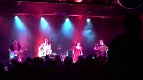 /../assets/images/featured/dsrnZo2ODKI_Skinny-Lister-Trouble-on-Oxford-Street-Live.jpg