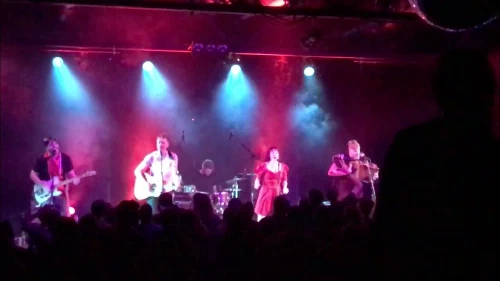 /../assets/images/featured/dsrnZo2ODKI_Skinny-Lister-Trouble-on-Oxford-Street-Live.jpg