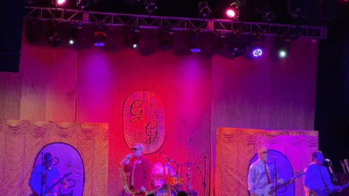 /../assets/images/featured/evC2E-IwHdU_Me-First-and-the-Gimme-Gimmes-Straight-Up-Paula-Abdul-Live.jpg