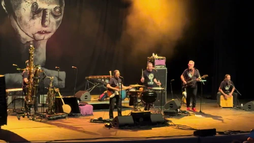 /../assets/images/featured/gAsxRrPZgzs_Violent-Femmes-Never-Tell-Live.jpg