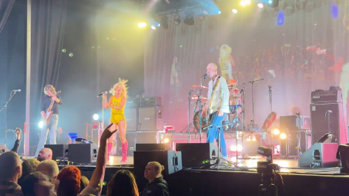 /../assets/images/featured/j7PSa0eGQ_Q_Amyl-and-the-Sniffers-GFY-Live.jpg