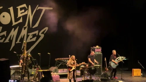 /../assets/images/featured/jR-V4BrSy3E_Violent-Femmes-Promise-Live.jpg