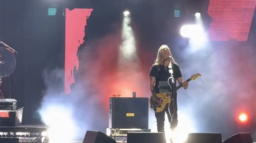/../assets/images/featured/knKqVBoNQK8_Alice-in-Chains-Rooster-Live.jpg