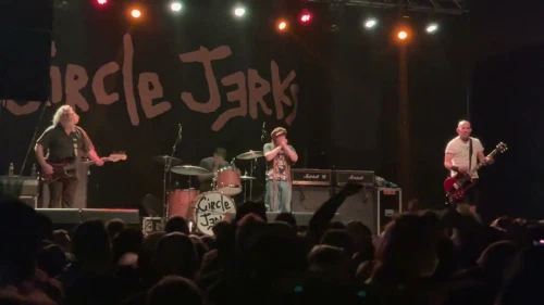 /../assets/images/featured/lNY3mL5fzYA_Circle-Jerks-Moral-Majority-and-Dont-Care-Live.jpg